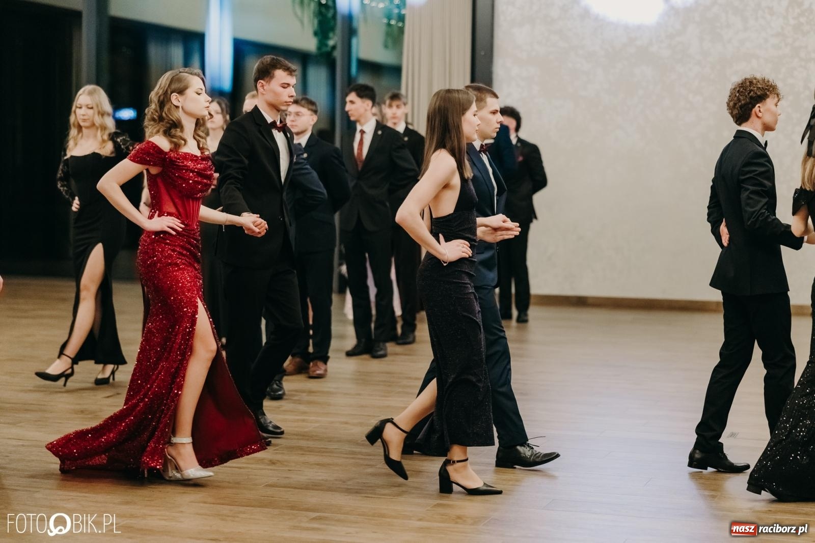 Zdjęcie w galerii na portalu naszraciborz.pl: Studniówka raciborskiego Mechanika na bis. Jeden bal, dwa fotoreportaże [FOTO i WIDEO] wiadomości z regionu