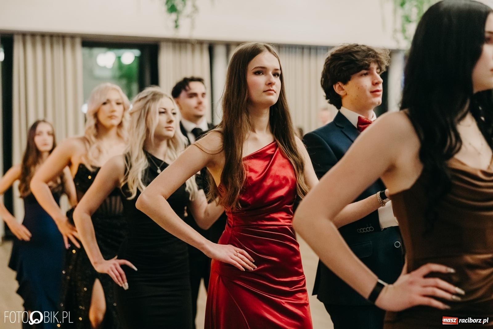 Zdjęcie w galerii na portalu naszraciborz.pl: Studniówka raciborskiego Mechanika na bis. Jeden bal, dwa fotoreportaże [FOTO i WIDEO] wiadomości z regionu