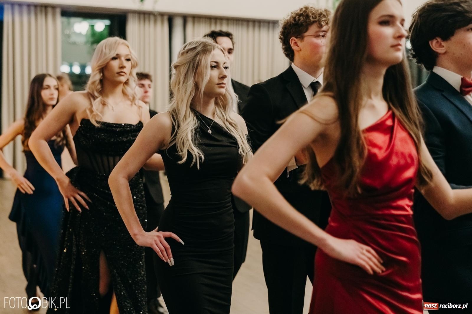 Zdjęcie w galerii na portalu naszraciborz.pl: Studniówka raciborskiego Mechanika na bis. Jeden bal, dwa fotoreportaże [FOTO i WIDEO] wiadomości z regionu