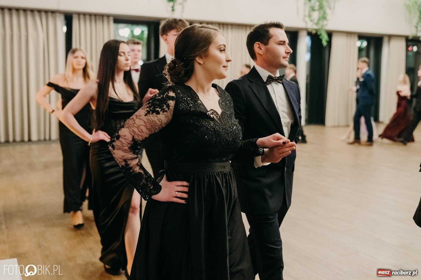 Zdjęcie w galerii na portalu naszraciborz.pl: Studniówka raciborskiego Mechanika na bis. Jeden bal, dwa fotoreportaże [FOTO i WIDEO] wiadomości z regionu