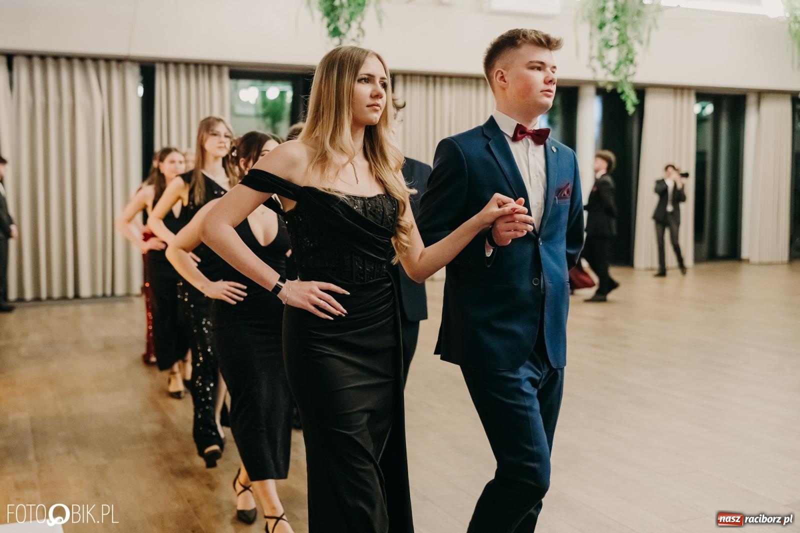 Zdjęcie w galerii na portalu naszraciborz.pl: Studniówka raciborskiego Mechanika na bis. Jeden bal, dwa fotoreportaże [FOTO i WIDEO] wiadomości z regionu