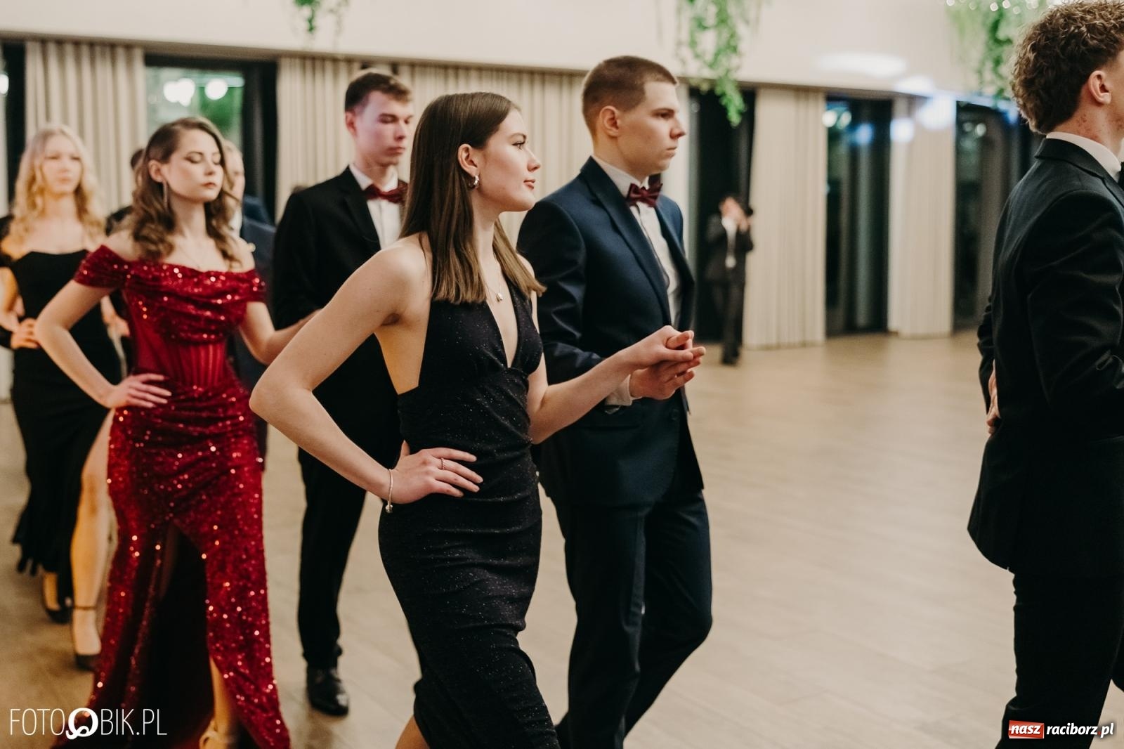 Zdjęcie w galerii na portalu naszraciborz.pl: Studniówka raciborskiego Mechanika na bis. Jeden bal, dwa fotoreportaże [FOTO i WIDEO] wiadomości z regionu