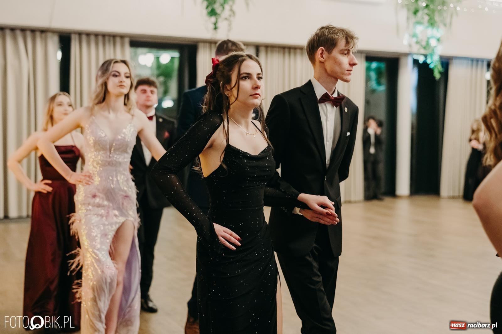 Zdjęcie w galerii na portalu naszraciborz.pl: Studniówka raciborskiego Mechanika na bis. Jeden bal, dwa fotoreportaże [FOTO i WIDEO] wiadomości z regionu