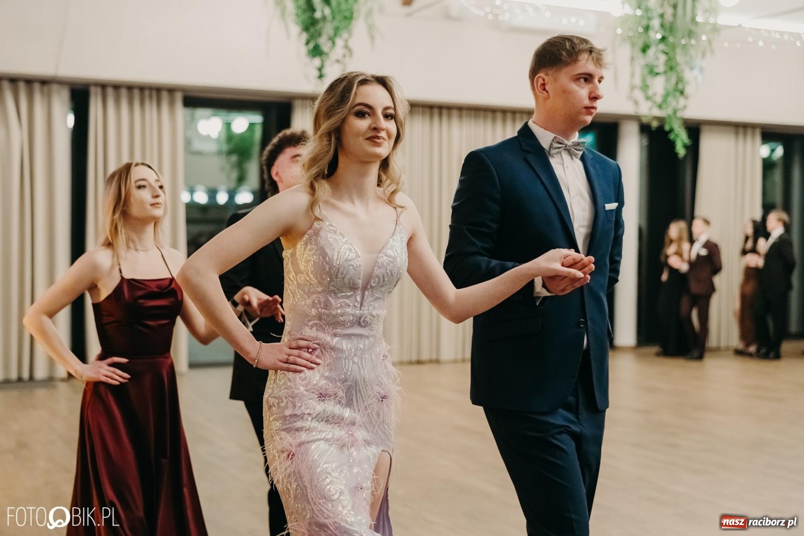 Zdjęcie w galerii na portalu naszraciborz.pl: Studniówka raciborskiego Mechanika na bis. Jeden bal, dwa fotoreportaże [FOTO i WIDEO] wiadomości z regionu