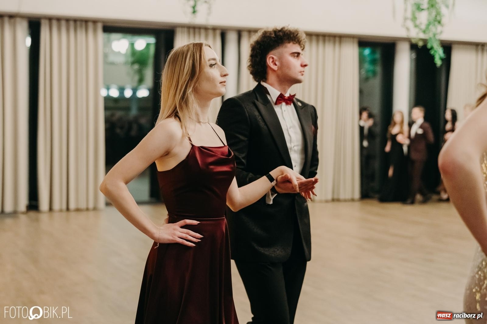 Zdjęcie w galerii na portalu naszraciborz.pl: Studniówka raciborskiego Mechanika na bis. Jeden bal, dwa fotoreportaże [FOTO i WIDEO] wiadomości z regionu