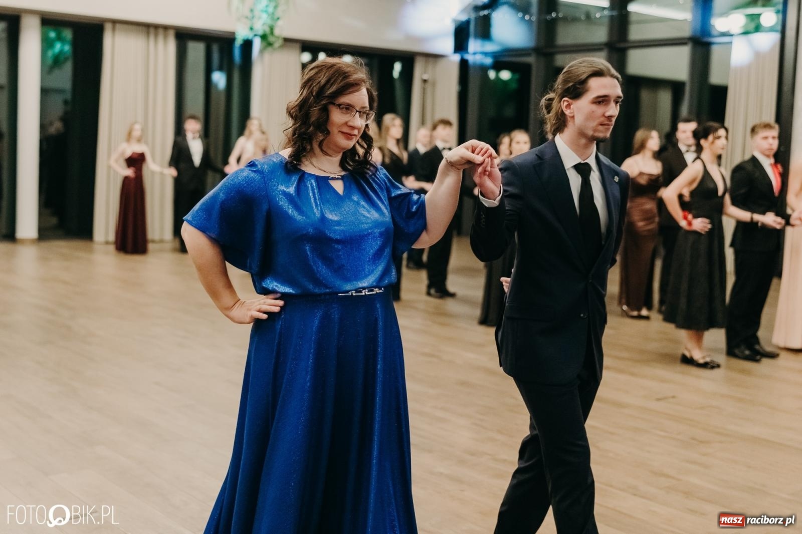 Zdjęcie w galerii na portalu naszraciborz.pl: Studniówka raciborskiego Mechanika na bis. Jeden bal, dwa fotoreportaże [FOTO i WIDEO] wiadomości z regionu