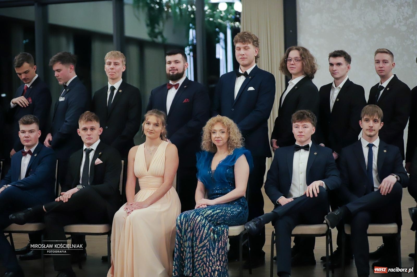 Zdjęcie w galerii na portalu naszraciborz.pl: Studniówka raciborskiego Mechanika – wszystkie klasy bawią się wspólnie [FOTO i WIDEO] wiadomości z regionu