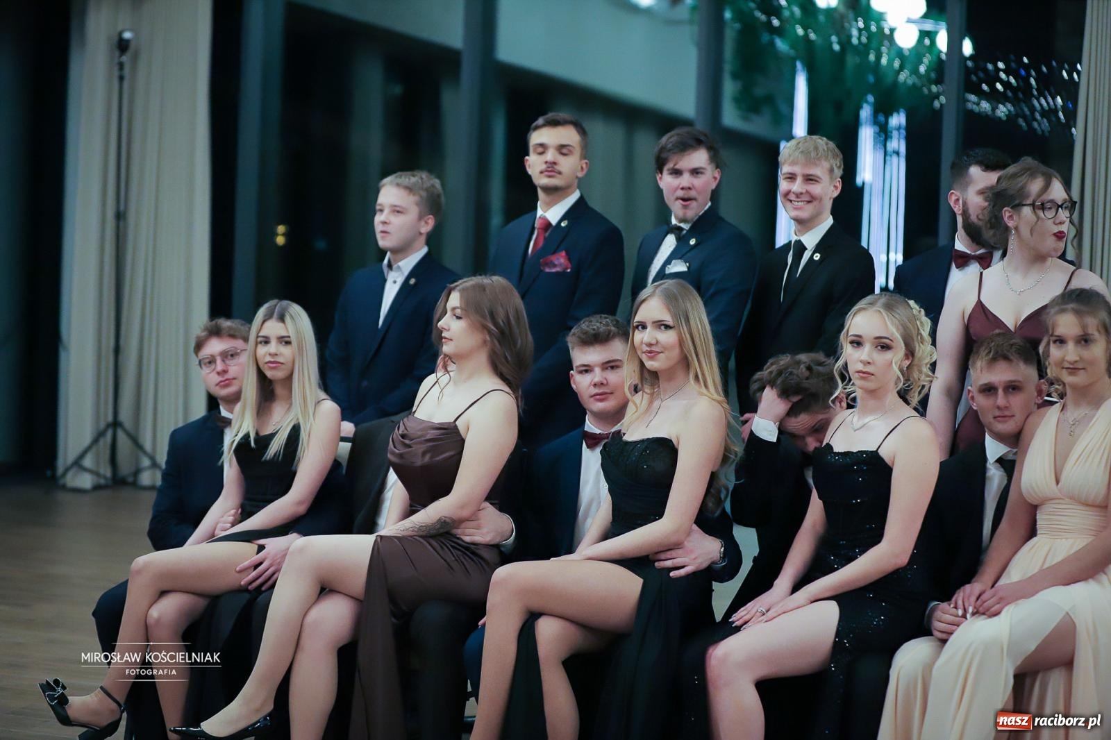 Zdjęcie w galerii na portalu naszraciborz.pl: Studniówka raciborskiego Mechanika – wszystkie klasy bawią się wspólnie [FOTO i WIDEO] wiadomości z regionu