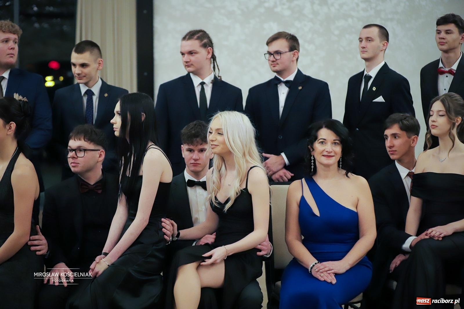 Zdjęcie w galerii na portalu naszraciborz.pl: Studniówka raciborskiego Mechanika – wszystkie klasy bawią się wspólnie [FOTO i WIDEO] wiadomości z regionu