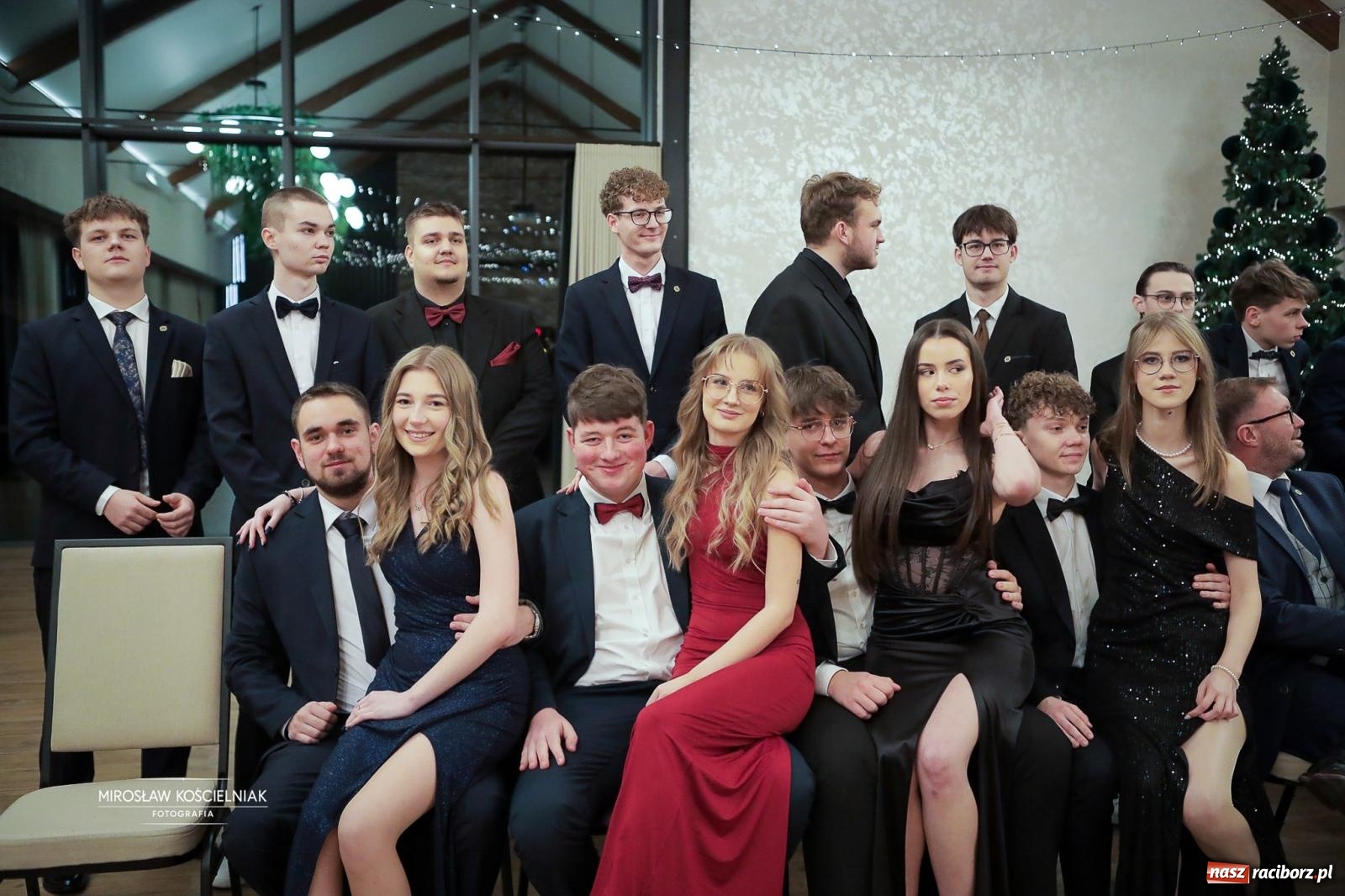 Zdjęcie w galerii na portalu naszraciborz.pl: Studniówka raciborskiego Mechanika – wszystkie klasy bawią się wspólnie [FOTO i WIDEO] wiadomości z regionu