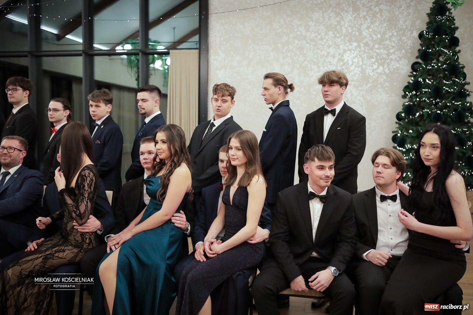 Zdjęcie w galerii na portalu naszraciborz.pl: Studniówka raciborskiego Mechanika – wszystkie klasy bawią się wspólnie [FOTO i WIDEO] wiadomości z regionu