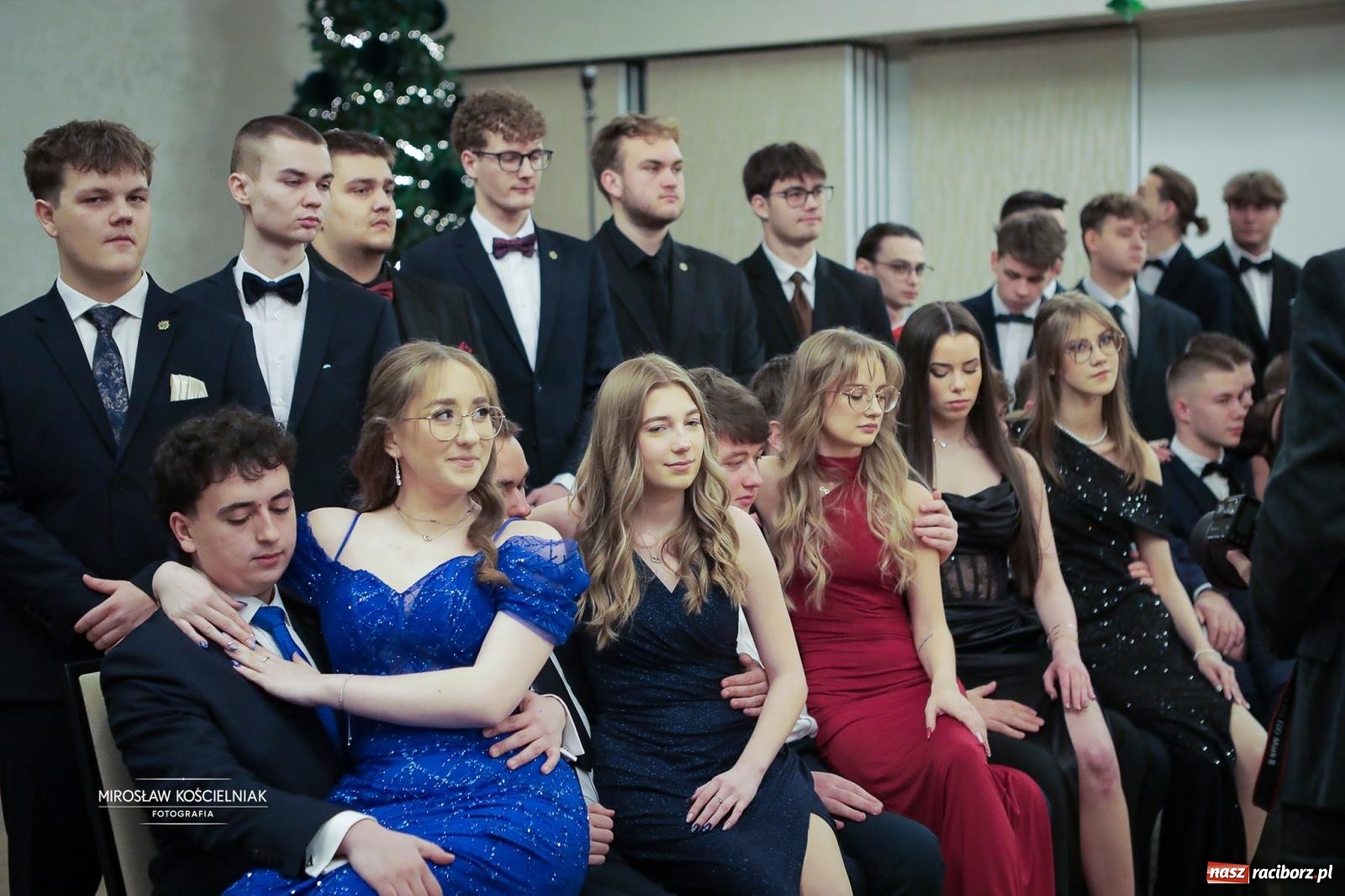 Zdjęcie w galerii na portalu naszraciborz.pl: Studniówka raciborskiego Mechanika – wszystkie klasy bawią się wspólnie [FOTO i WIDEO] wiadomości z regionu