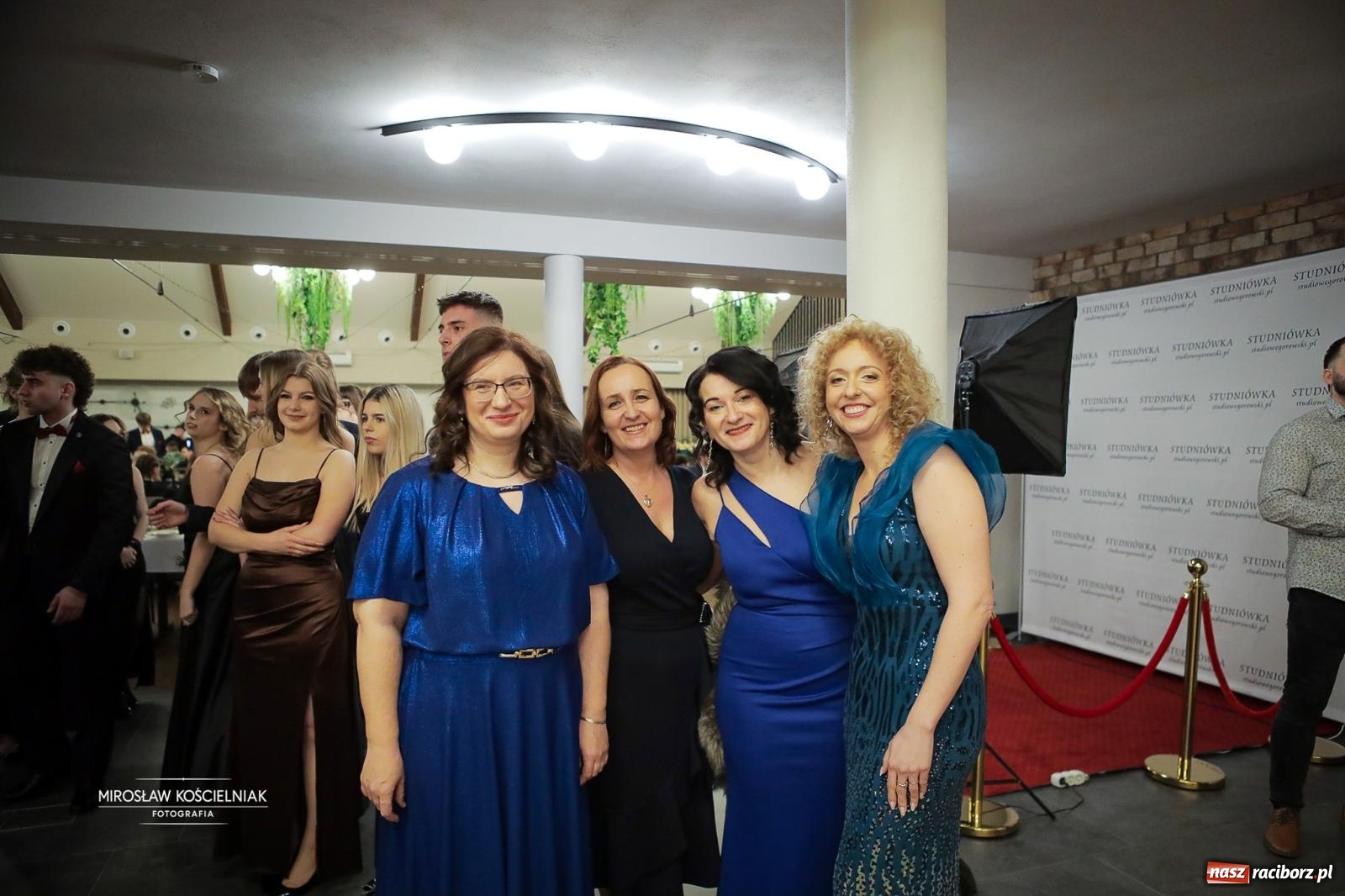 Zdjęcie w galerii na portalu naszraciborz.pl: Studniówka raciborskiego Mechanika – wszystkie klasy bawią się wspólnie [FOTO i WIDEO] wiadomości z regionu