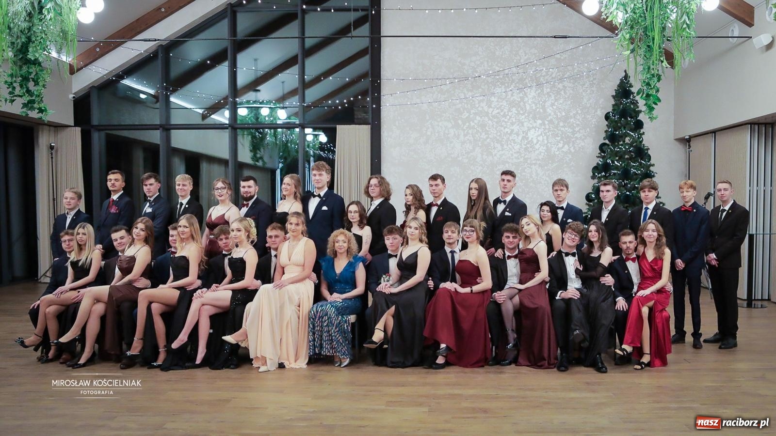 Zdjęcie w galerii na portalu naszraciborz.pl: Studniówka raciborskiego Mechanika – wszystkie klasy bawią się wspólnie [FOTO i WIDEO] wiadomości z regionu