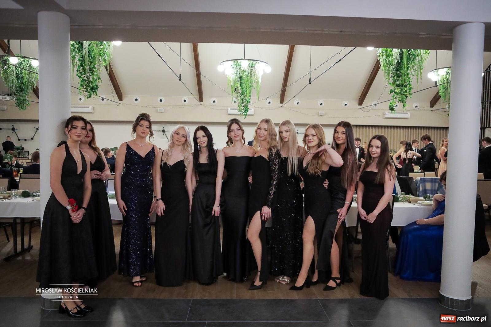 Zdjęcie w galerii na portalu naszraciborz.pl: Studniówka raciborskiego Mechanika – wszystkie klasy bawią się wspólnie [FOTO i WIDEO] wiadomości z regionu