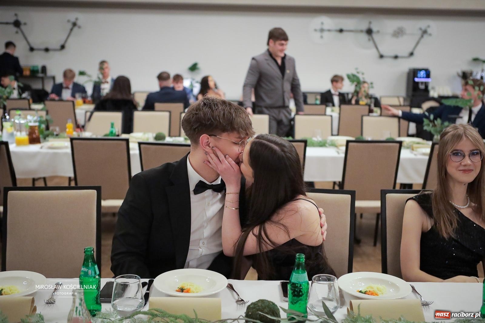 Zdjęcie w galerii na portalu naszraciborz.pl: Studniówka raciborskiego Mechanika – wszystkie klasy bawią się wspólnie [FOTO i WIDEO] wiadomości z regionu