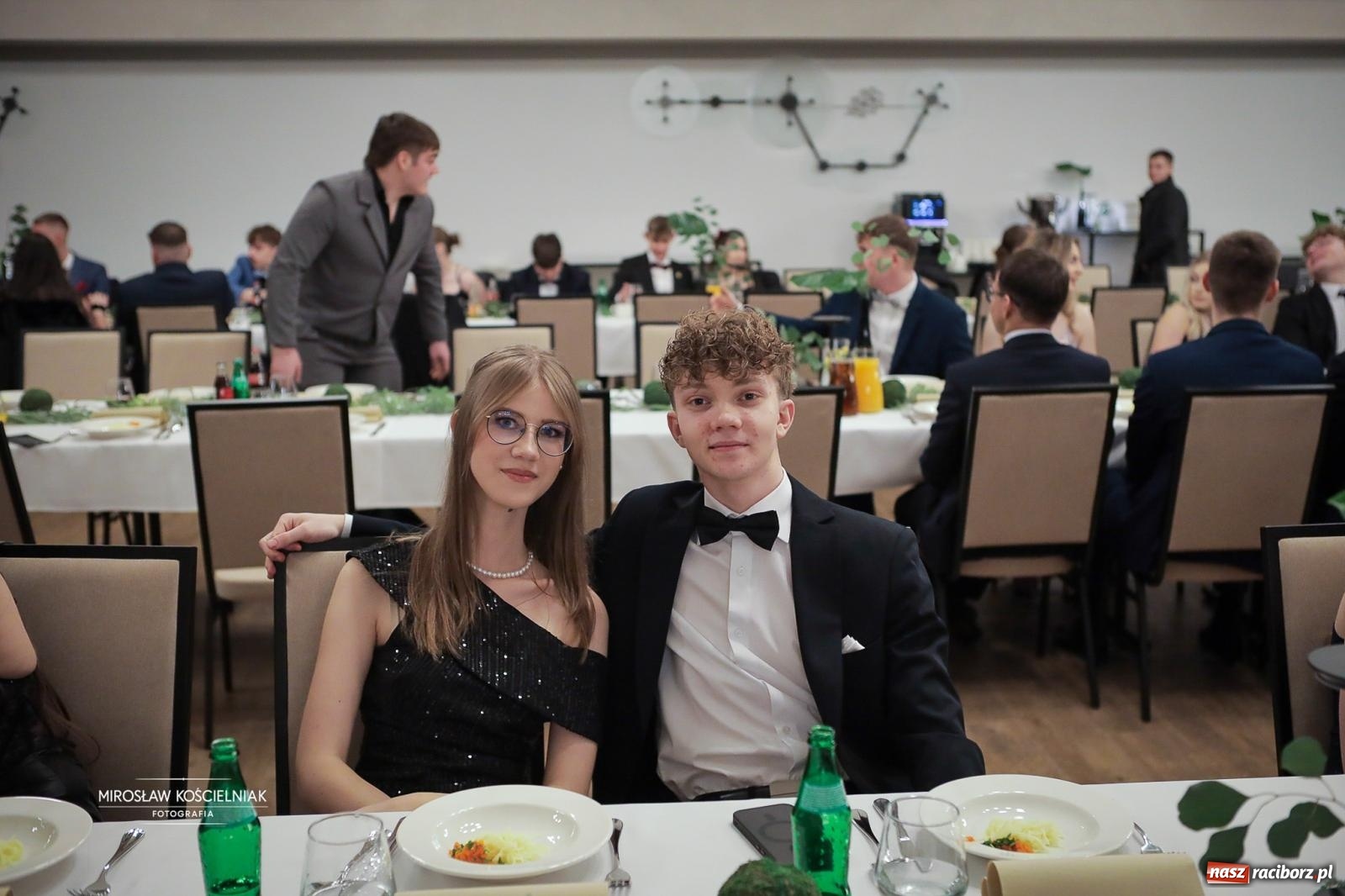 Zdjęcie w galerii na portalu naszraciborz.pl: Studniówka raciborskiego Mechanika – wszystkie klasy bawią się wspólnie [FOTO i WIDEO] wiadomości z regionu