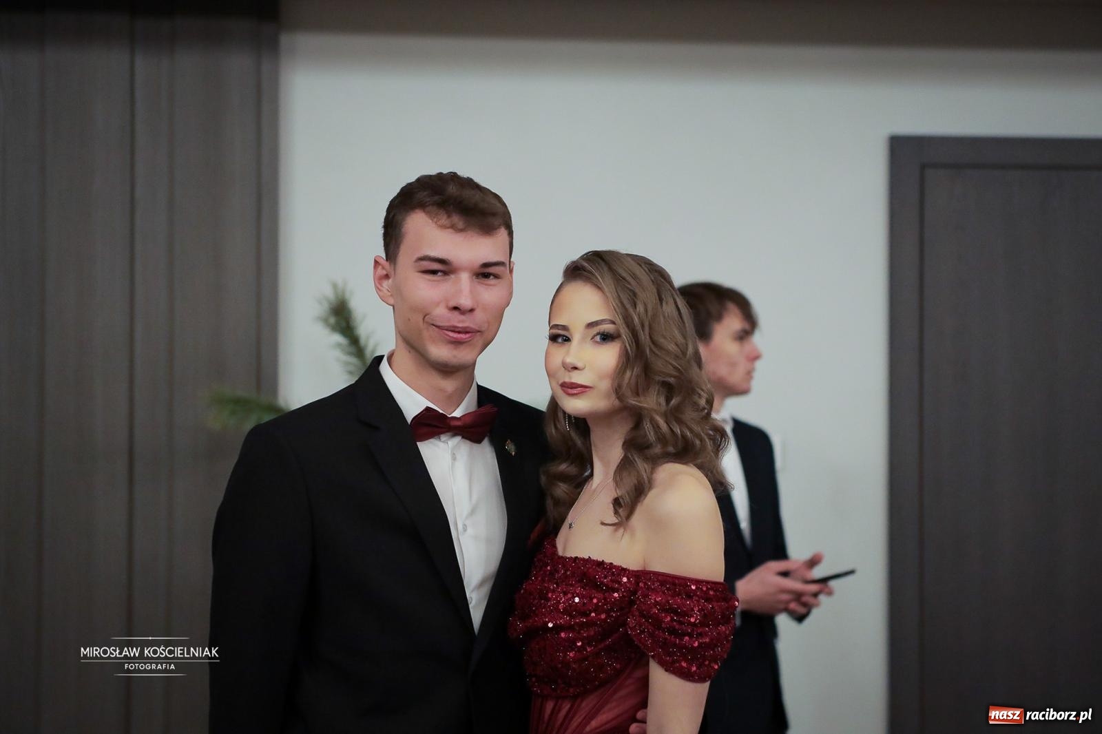 Zdjęcie w galerii na portalu naszraciborz.pl: Studniówka raciborskiego Mechanika – wszystkie klasy bawią się wspólnie [FOTO i WIDEO] wiadomości z regionu