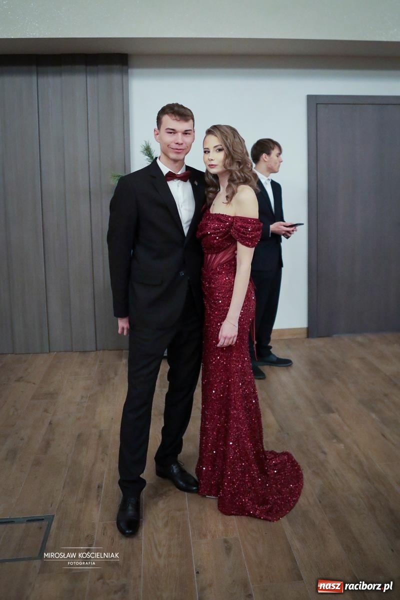 Zdjęcie w galerii na portalu naszraciborz.pl: Studniówka raciborskiego Mechanika – wszystkie klasy bawią się wspólnie [FOTO i WIDEO] wiadomości z regionu