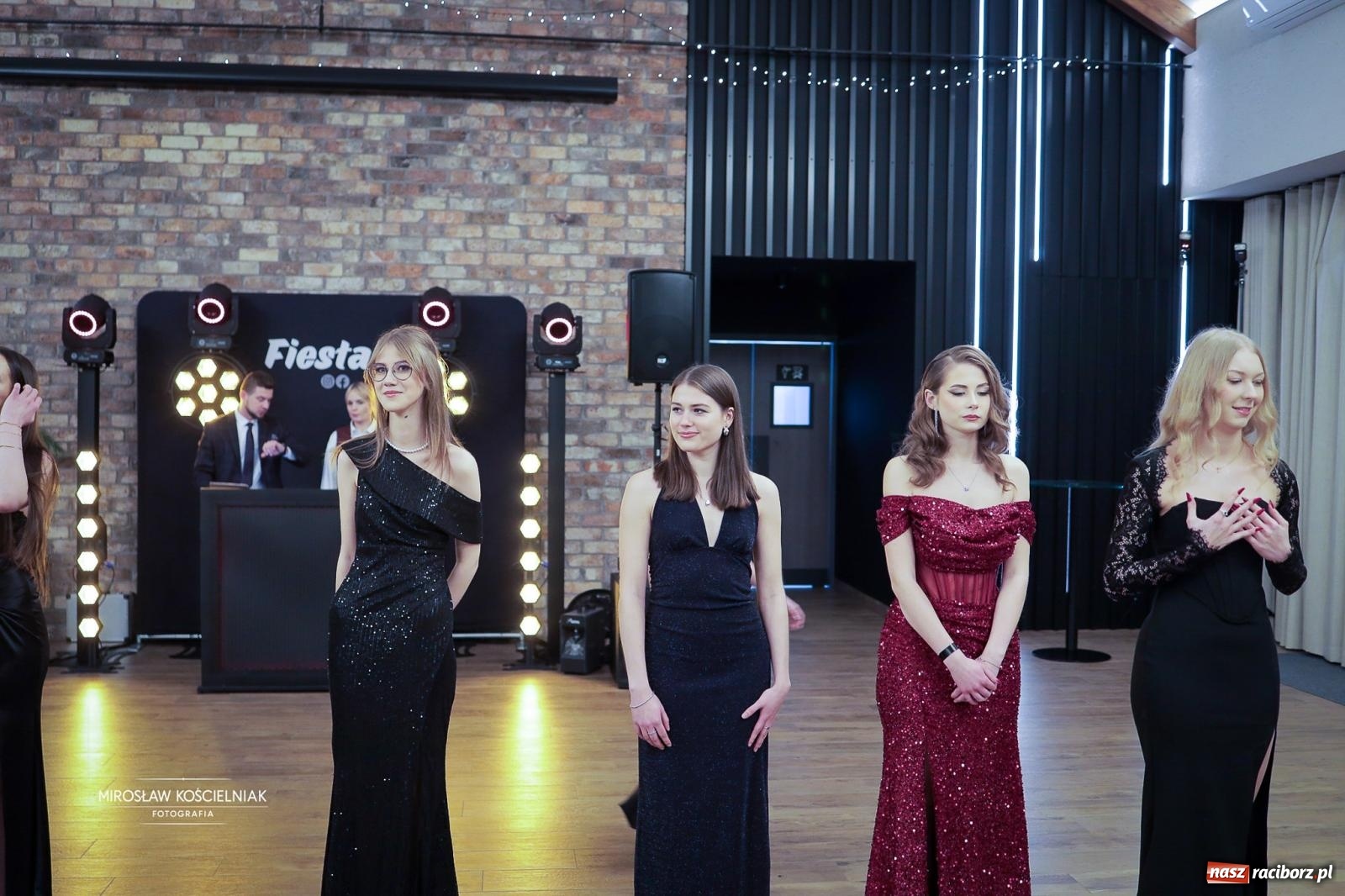 Zdjęcie w galerii na portalu naszraciborz.pl: Studniówka raciborskiego Mechanika – wszystkie klasy bawią się wspólnie [FOTO i WIDEO] wiadomości z regionu