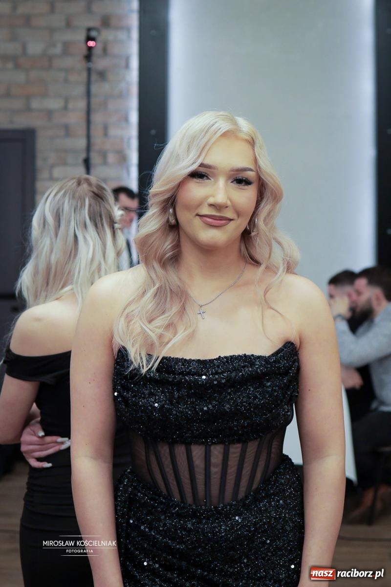 Zdjęcie w galerii na portalu naszraciborz.pl: Studniówka raciborskiego Mechanika – wszystkie klasy bawią się wspólnie [FOTO i WIDEO] wiadomości z regionu