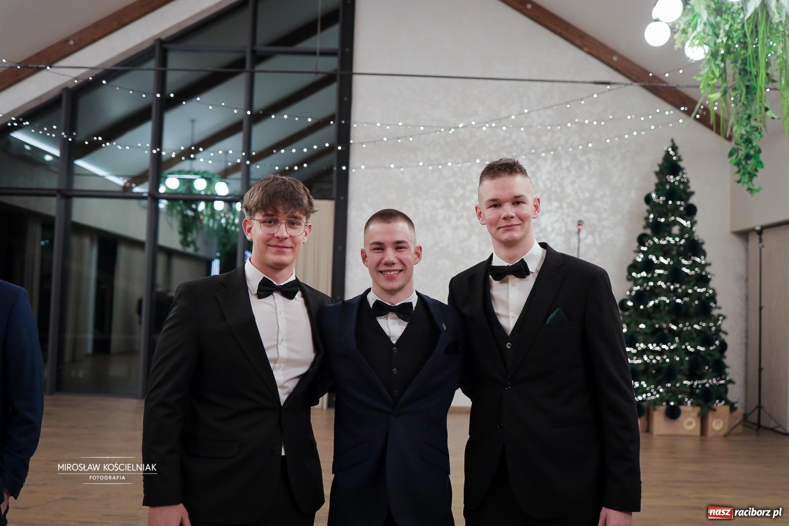 Zdjęcie w galerii na portalu naszraciborz.pl: Studniówka raciborskiego Mechanika – wszystkie klasy bawią się wspólnie [FOTO i WIDEO] wiadomości z regionu