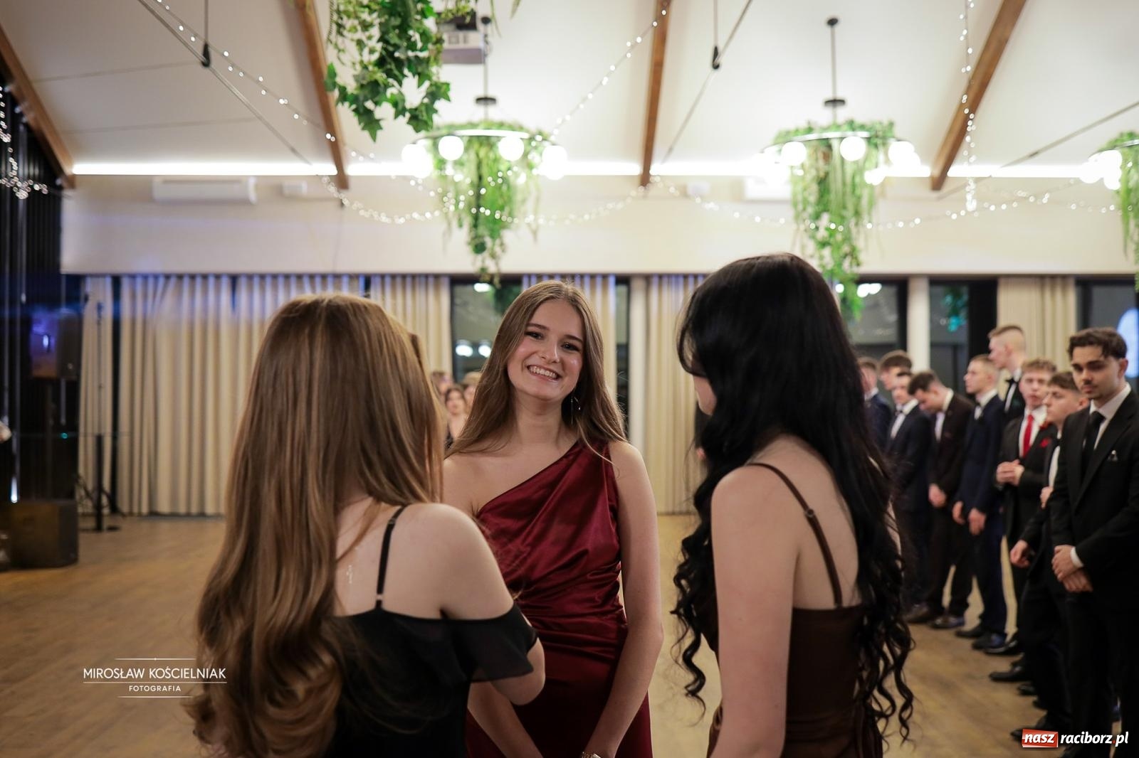 Zdjęcie w galerii na portalu naszraciborz.pl: Studniówka raciborskiego Mechanika – wszystkie klasy bawią się wspólnie [FOTO i WIDEO] wiadomości z regionu