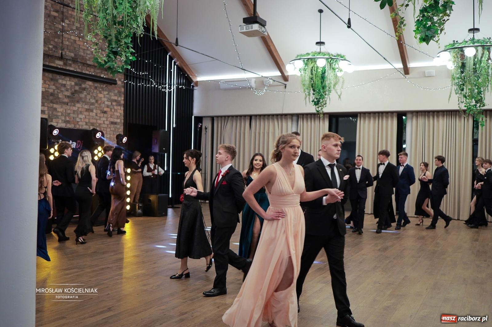 Zdjęcie w galerii na portalu naszraciborz.pl: Studniówka raciborskiego Mechanika – wszystkie klasy bawią się wspólnie [FOTO i WIDEO] wiadomości z regionu