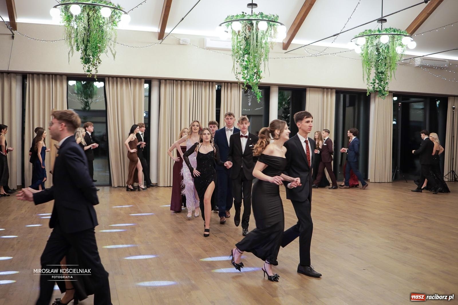 Zdjęcie w galerii na portalu naszraciborz.pl: Studniówka raciborskiego Mechanika – wszystkie klasy bawią się wspólnie [FOTO i WIDEO] wiadomości z regionu