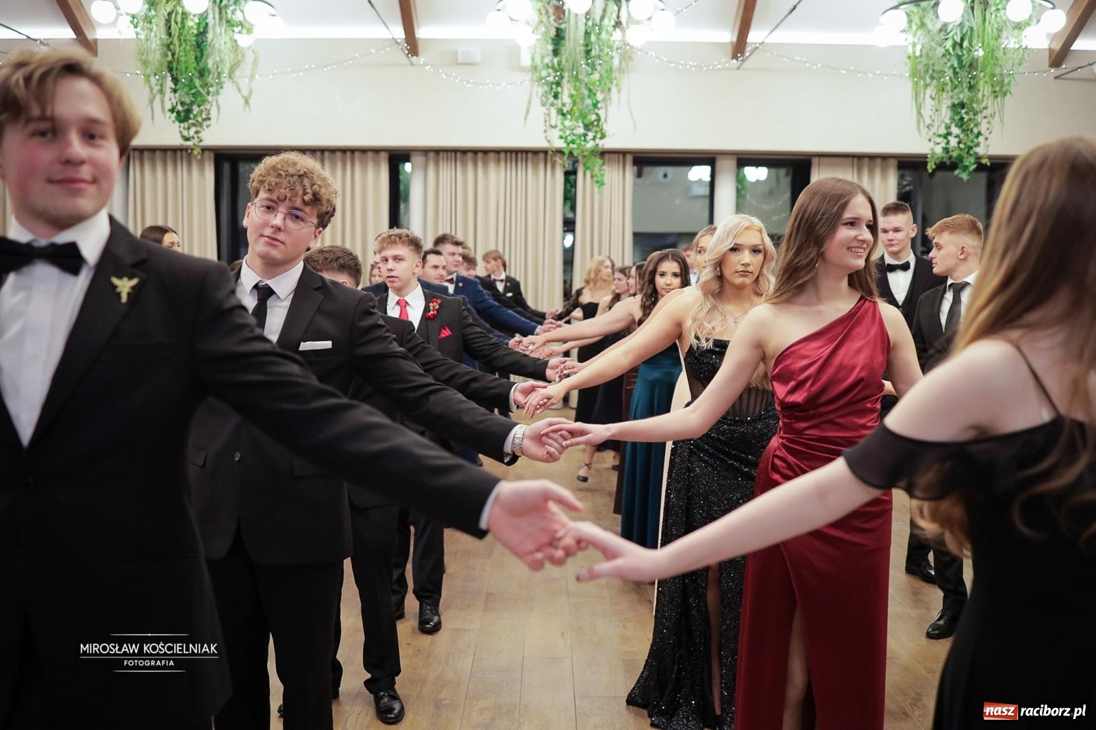 Zdjęcie w galerii na portalu naszraciborz.pl: Studniówka raciborskiego Mechanika – wszystkie klasy bawią się wspólnie [FOTO i WIDEO] wiadomości z regionu