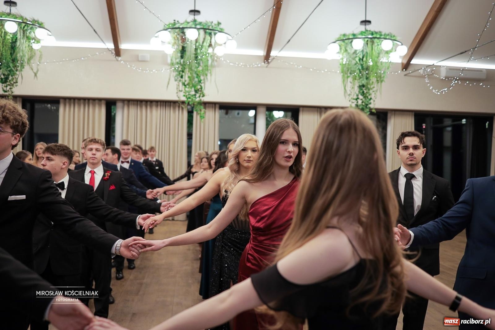 Zdjęcie w galerii na portalu naszraciborz.pl: Studniówka raciborskiego Mechanika – wszystkie klasy bawią się wspólnie [FOTO i WIDEO] wiadomości z regionu