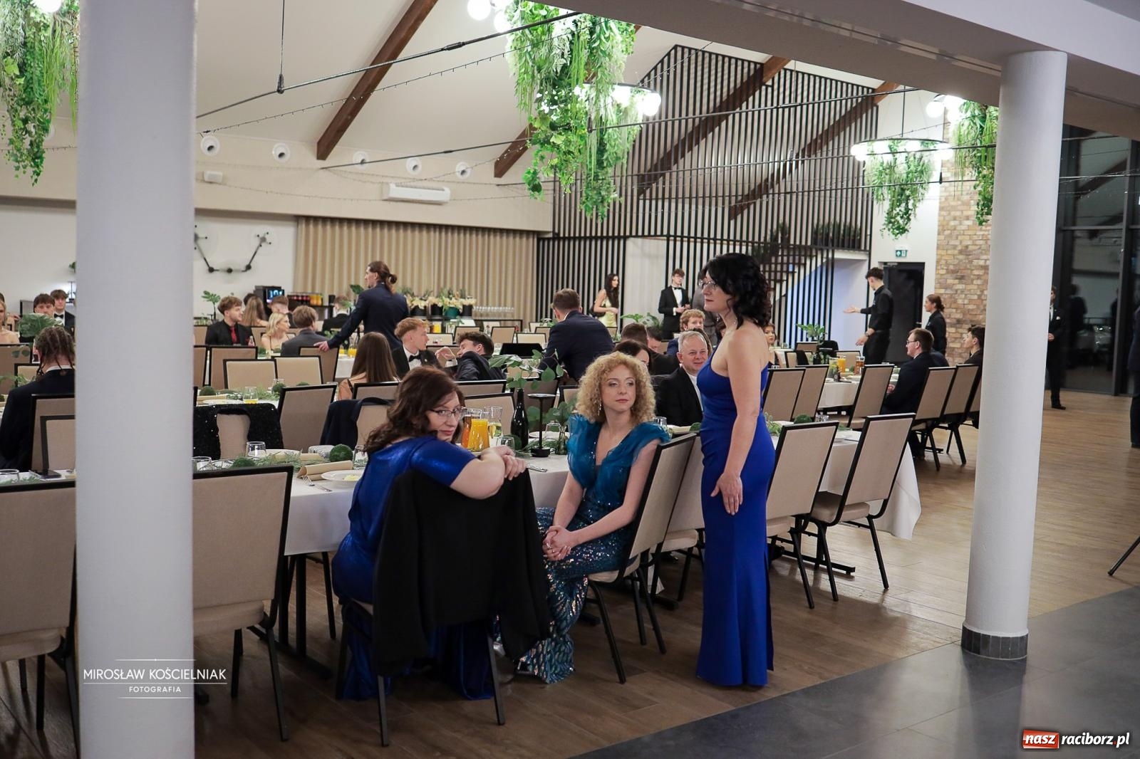 Zdjęcie w galerii na portalu naszraciborz.pl: Studniówka raciborskiego Mechanika – wszystkie klasy bawią się wspólnie [FOTO i WIDEO] wiadomości z regionu