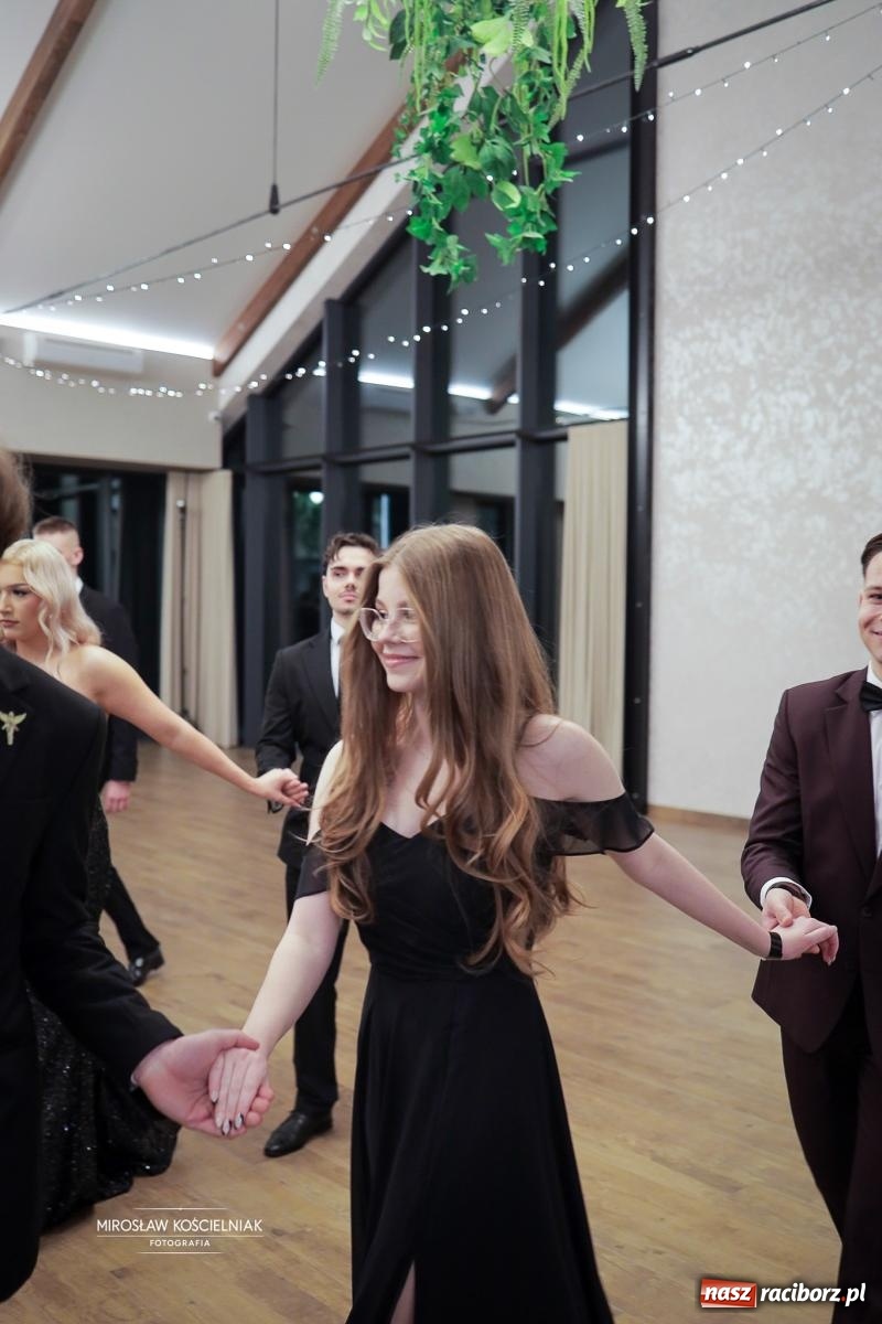 Zdjęcie w galerii na portalu naszraciborz.pl: Studniówka raciborskiego Mechanika – wszystkie klasy bawią się wspólnie [FOTO i WIDEO] wiadomości z regionu