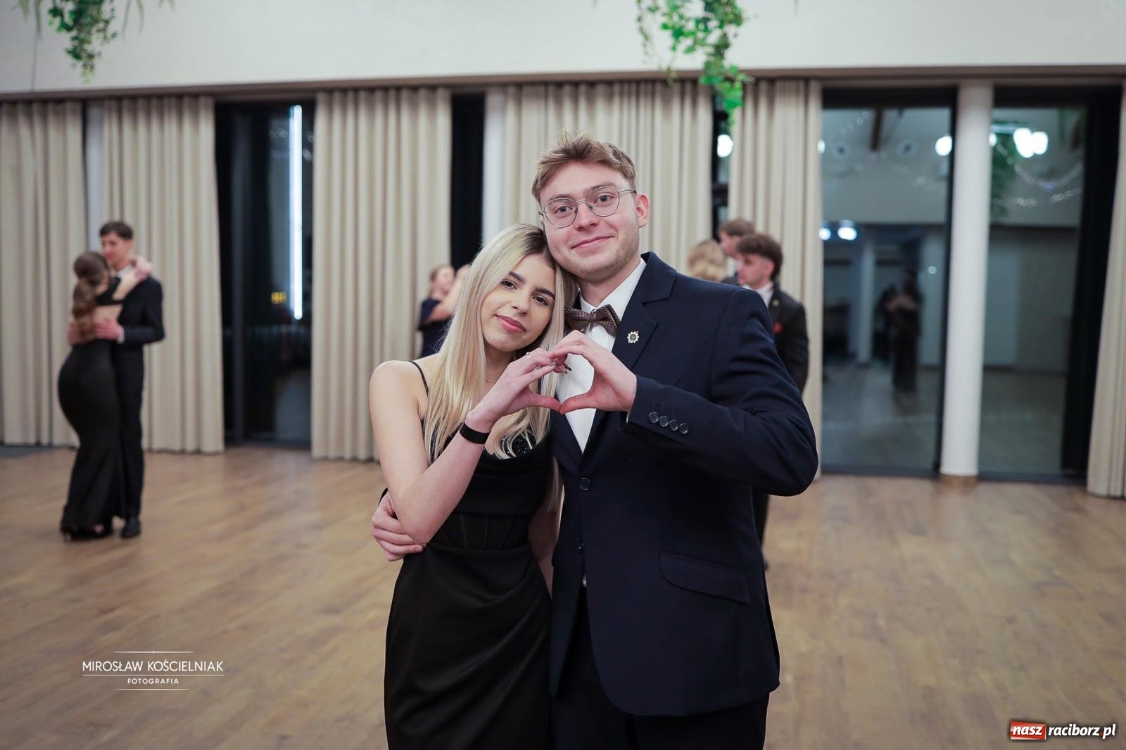 Zdjęcie w galerii na portalu naszraciborz.pl: Studniówka raciborskiego Mechanika – wszystkie klasy bawią się wspólnie [FOTO i WIDEO] wiadomości z regionu