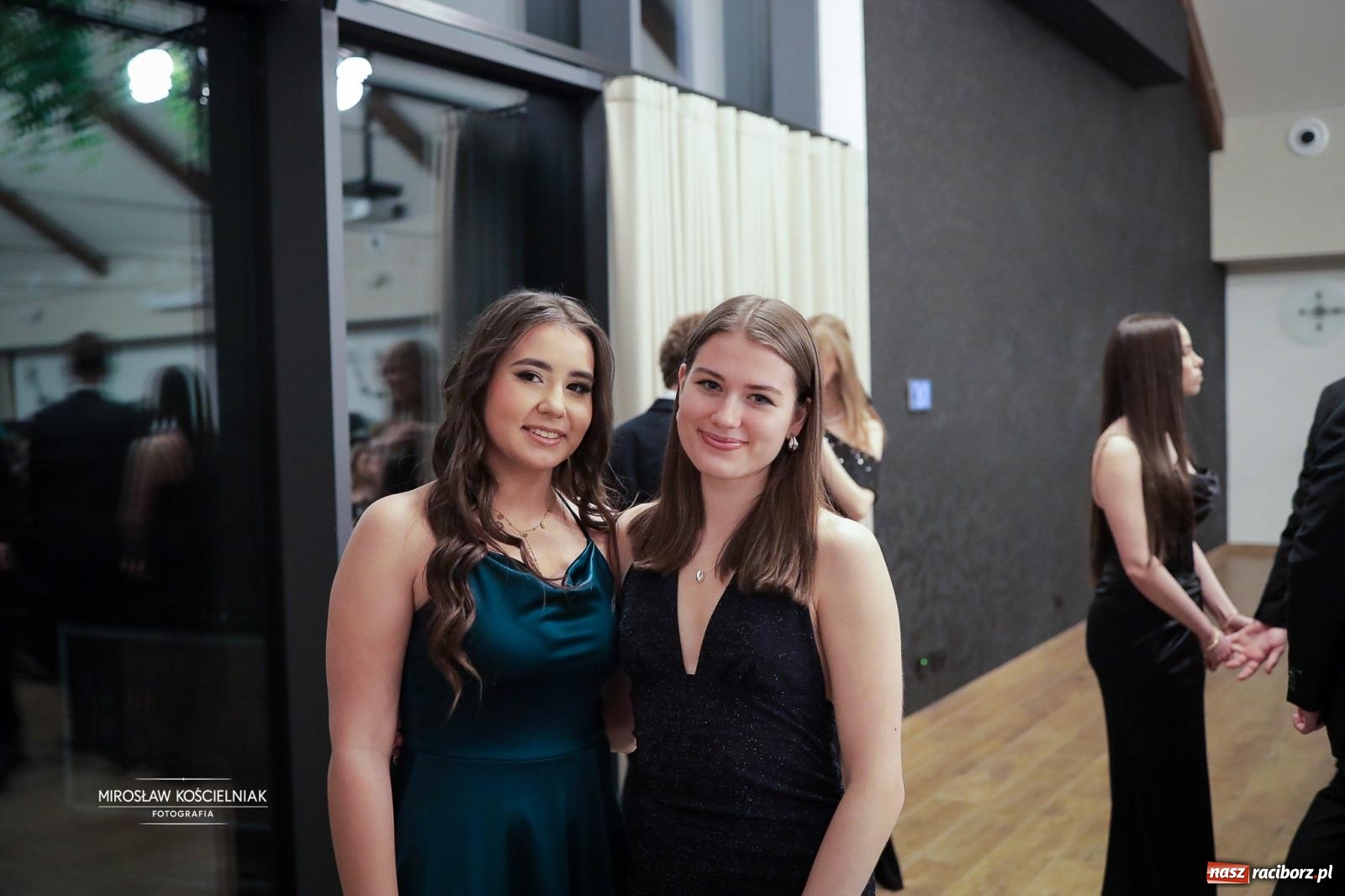 Zdjęcie w galerii na portalu naszraciborz.pl: Studniówka raciborskiego Mechanika – wszystkie klasy bawią się wspólnie [FOTO i WIDEO] wiadomości z regionu