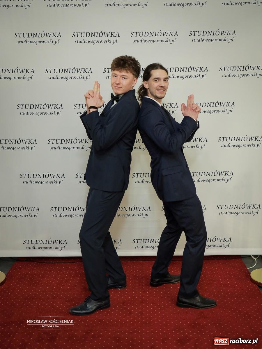 Zdjęcie w galerii na portalu naszraciborz.pl: Studniówka raciborskiego Mechanika – wszystkie klasy bawią się wspólnie [FOTO i WIDEO] wiadomości z regionu