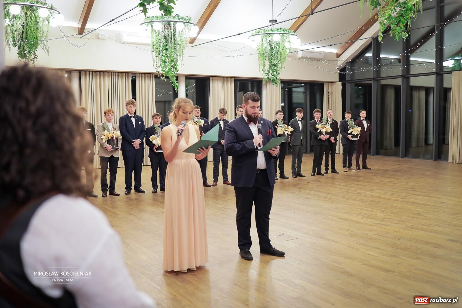 Zdjęcie w galerii na portalu naszraciborz.pl: Studniówka raciborskiego Mechanika – wszystkie klasy bawią się wspólnie [FOTO i WIDEO] wiadomości z regionu