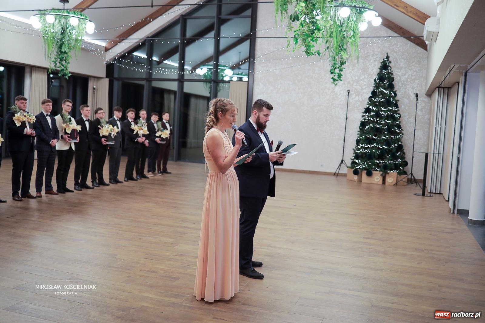 Zdjęcie w galerii na portalu naszraciborz.pl: Studniówka raciborskiego Mechanika – wszystkie klasy bawią się wspólnie [FOTO i WIDEO] wiadomości z regionu