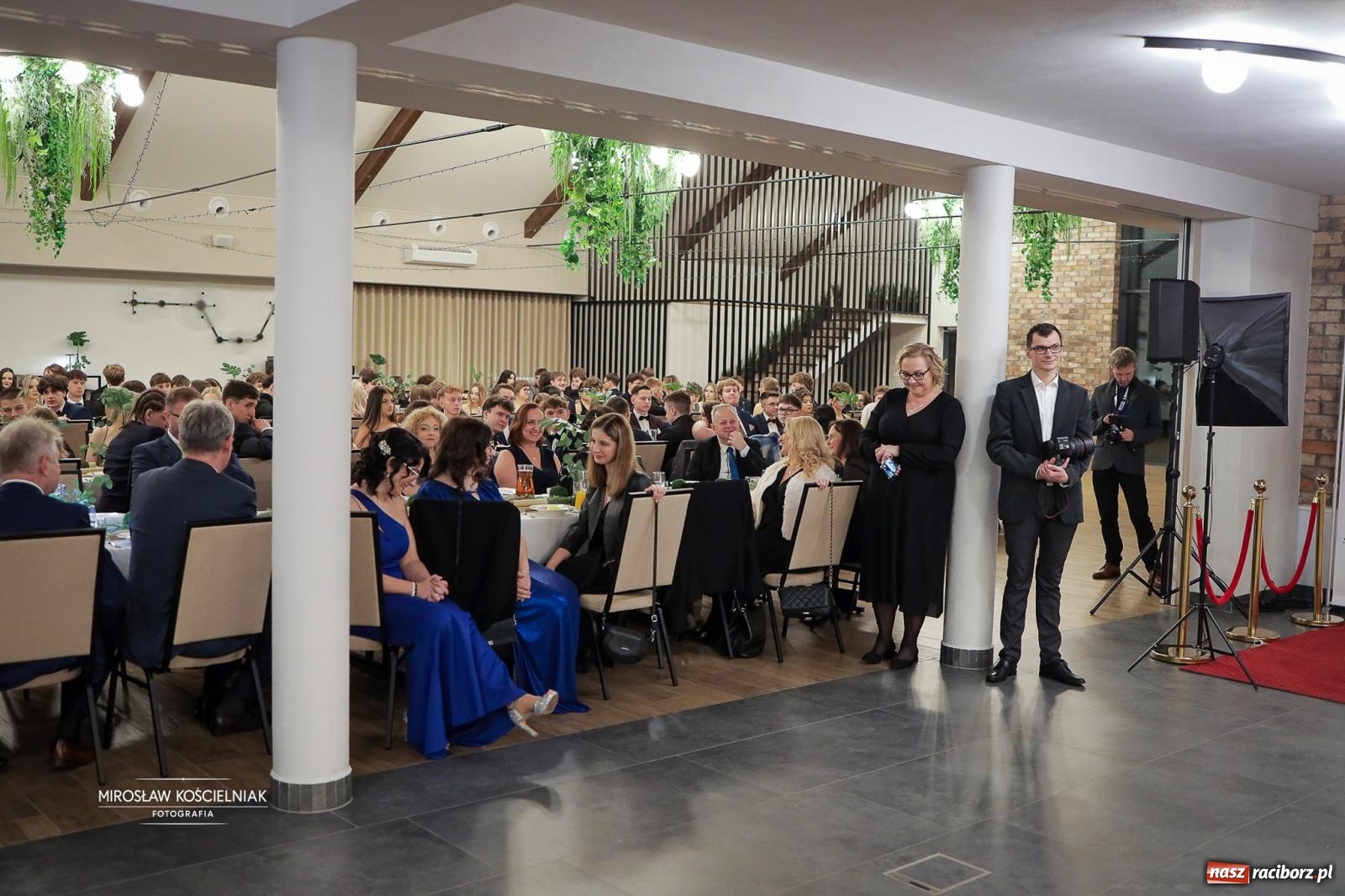 Zdjęcie w galerii na portalu naszraciborz.pl: Studniówka raciborskiego Mechanika – wszystkie klasy bawią się wspólnie [FOTO i WIDEO] wiadomości z regionu