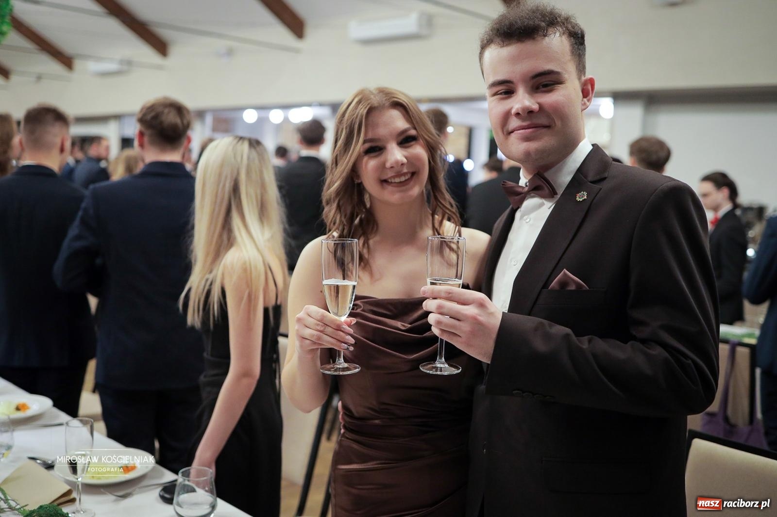 Zdjęcie w galerii na portalu naszraciborz.pl: Studniówka raciborskiego Mechanika – wszystkie klasy bawią się wspólnie [FOTO i WIDEO] wiadomości z regionu