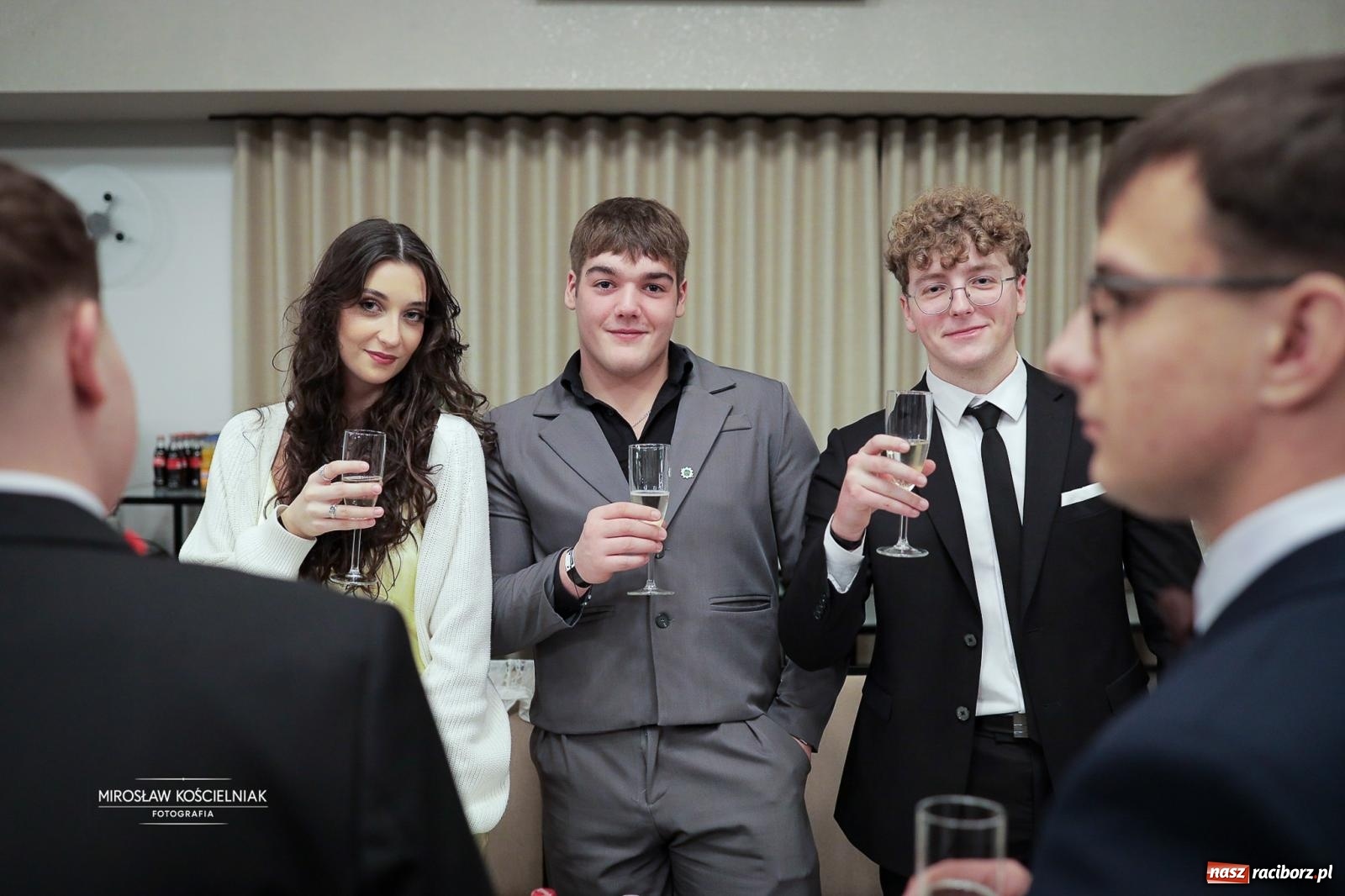 Zdjęcie w galerii na portalu naszraciborz.pl: Studniówka raciborskiego Mechanika – wszystkie klasy bawią się wspólnie [FOTO i WIDEO] wiadomości z regionu