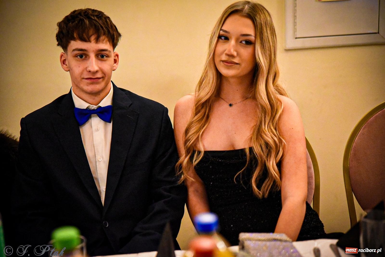 Zdjęcie w galerii na portalu naszraciborz.pl: Poloneza czas zacząć! Studniówka ZSOMS w Raciborzu [FOTO i WIDEO] wiadomości z regionu