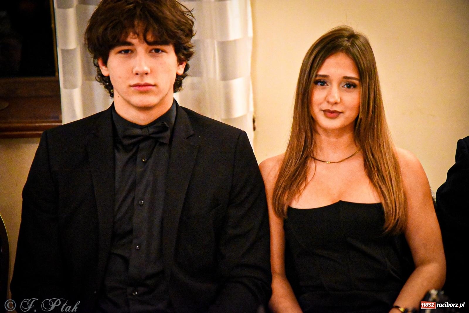 Zdjęcie w galerii na portalu naszraciborz.pl: Poloneza czas zacząć! Studniówka ZSOMS w Raciborzu [FOTO i WIDEO] wiadomości z regionu