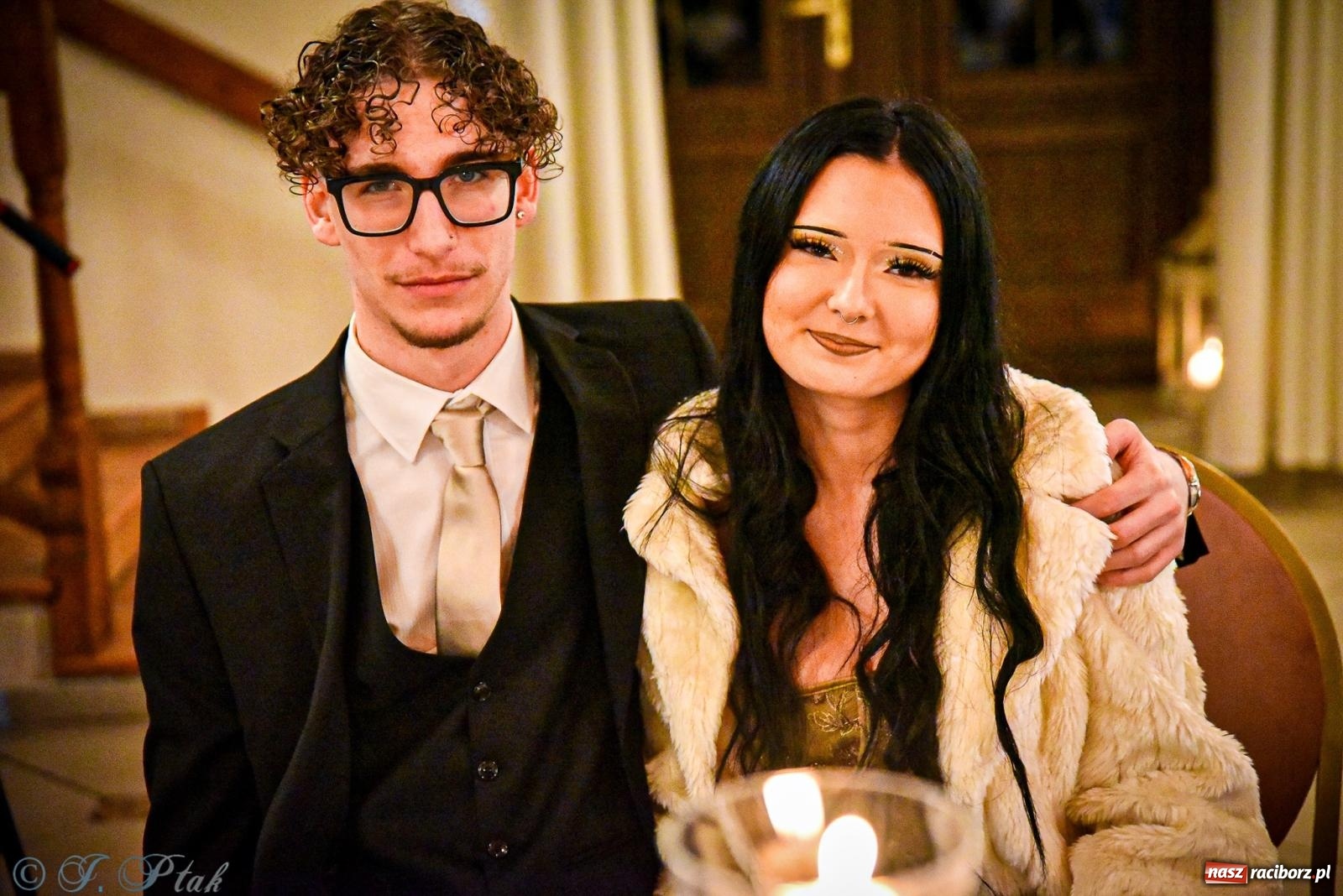 Zdjęcie w galerii na portalu naszraciborz.pl: Poloneza czas zacząć! Studniówka ZSOMS w Raciborzu [FOTO i WIDEO] wiadomości z regionu