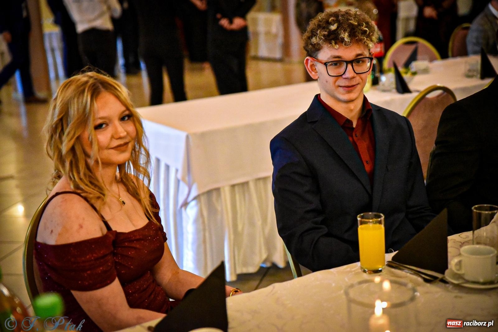 Zdjęcie w galerii na portalu naszraciborz.pl: Poloneza czas zacząć! Studniówka ZSOMS w Raciborzu [FOTO i WIDEO] wiadomości z regionu