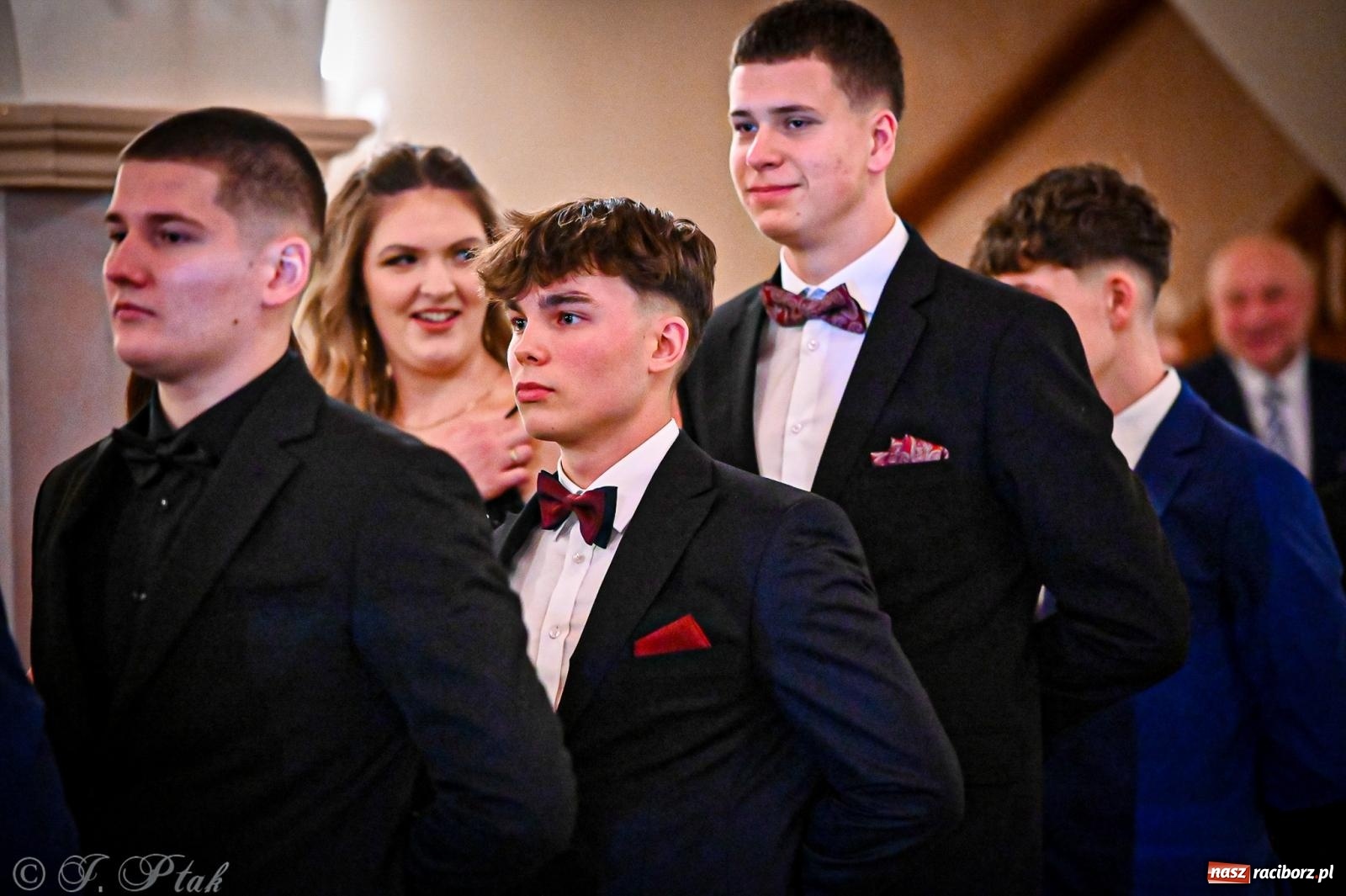 Zdjęcie w galerii na portalu naszraciborz.pl: Poloneza czas zacząć! Studniówka ZSOMS w Raciborzu [FOTO i WIDEO] wiadomości z regionu