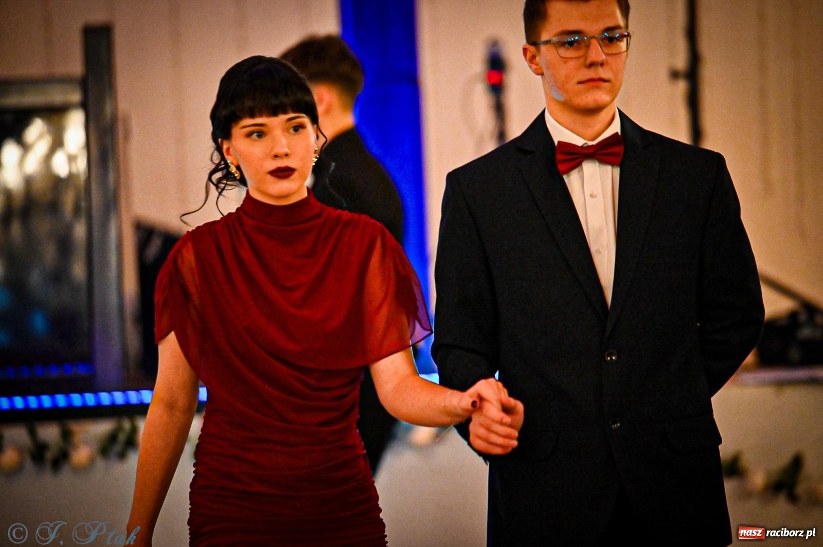 Zdjęcie w galerii na portalu naszraciborz.pl: Poloneza czas zacząć! Studniówka ZSOMS w Raciborzu [FOTO i WIDEO] wiadomości z regionu