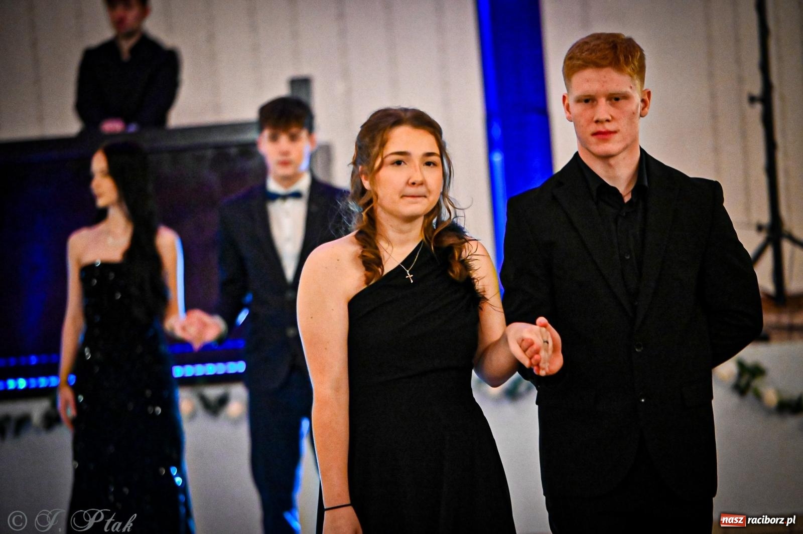 Zdjęcie w galerii na portalu naszraciborz.pl: Poloneza czas zacząć! Studniówka ZSOMS w Raciborzu [FOTO i WIDEO] wiadomości z regionu