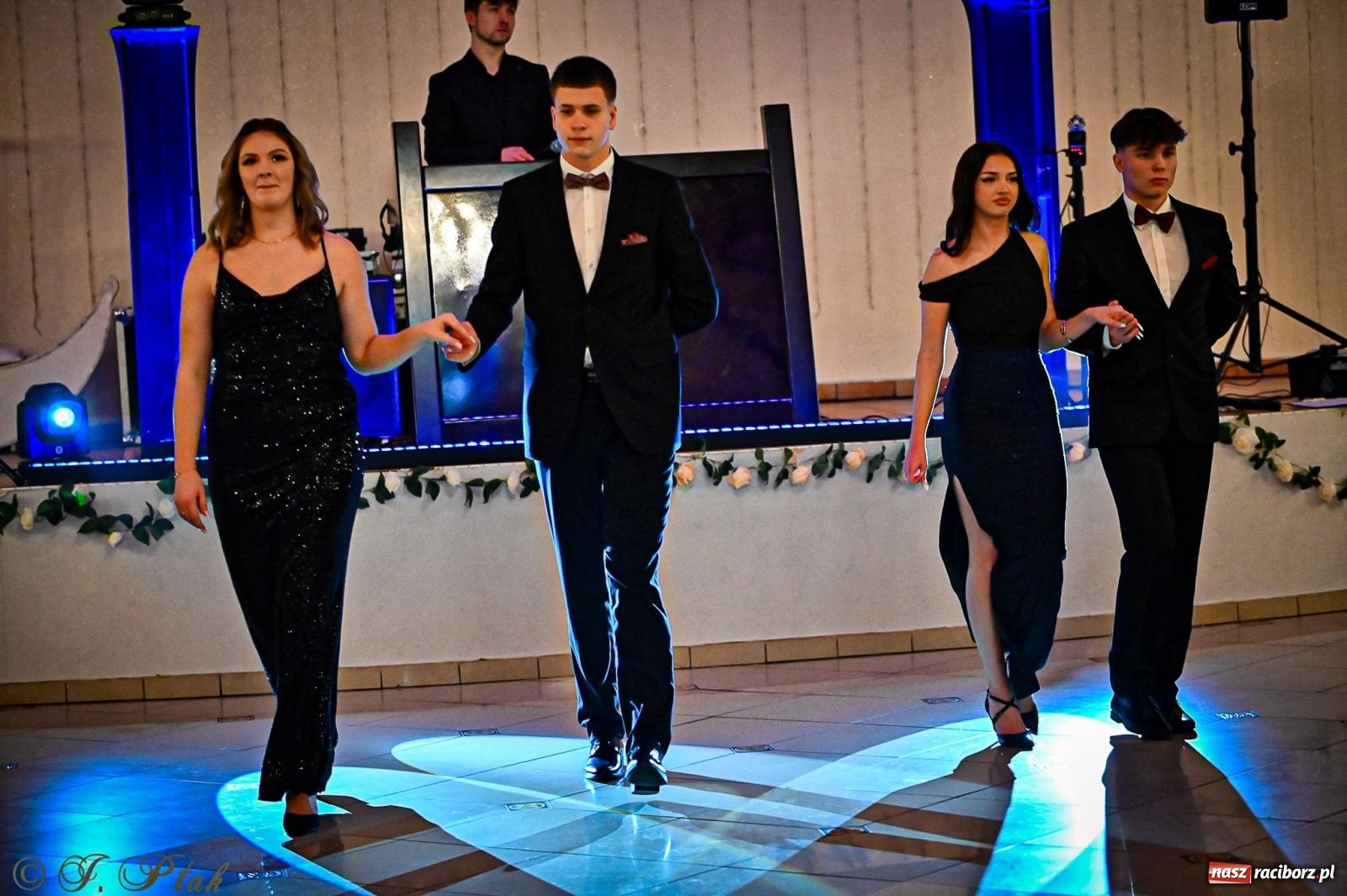 Zdjęcie w galerii na portalu naszraciborz.pl: Poloneza czas zacząć! Studniówka ZSOMS w Raciborzu [FOTO i WIDEO] wiadomości z regionu