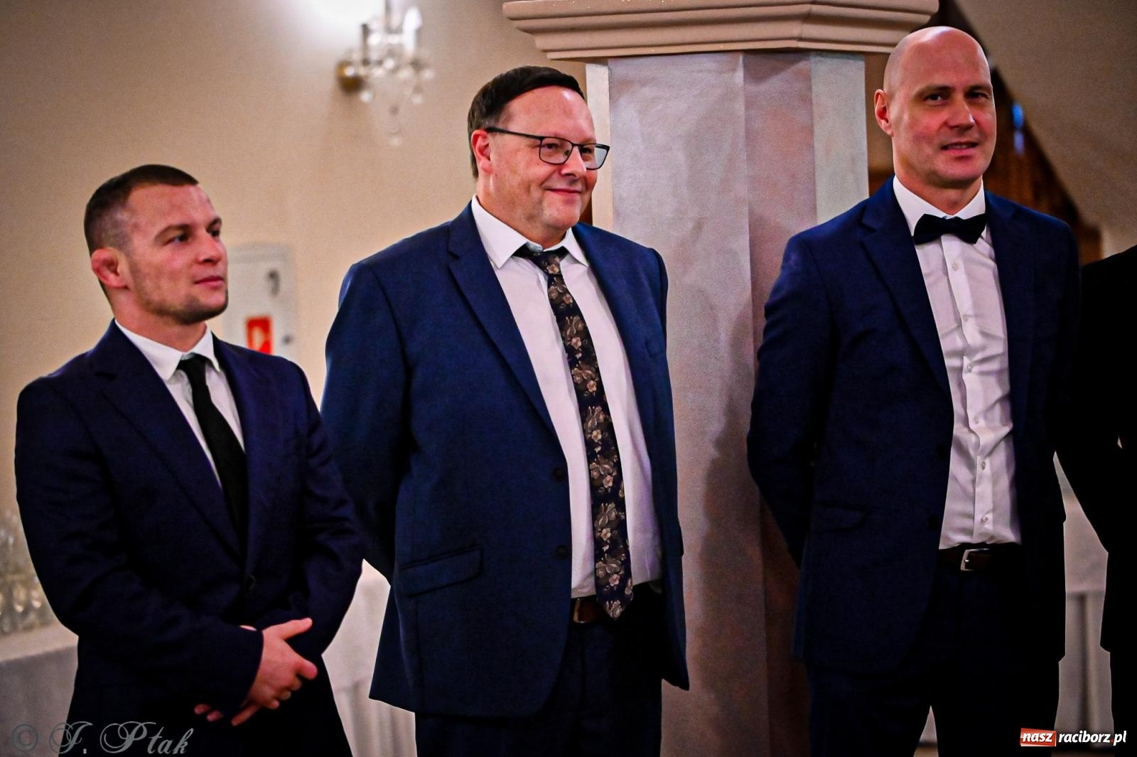 Zdjęcie w galerii na portalu naszraciborz.pl: Poloneza czas zacząć! Studniówka ZSOMS w Raciborzu [FOTO i WIDEO] wiadomości z regionu